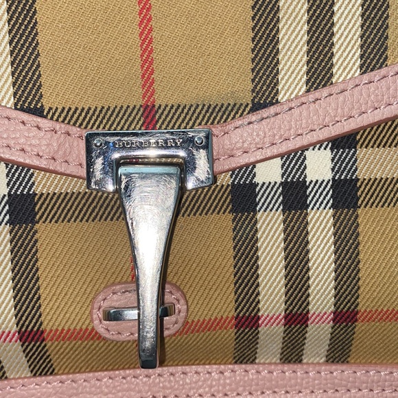 PRE OWNED BURBERRY CROSSBODY BAG - Picture 4 of 7